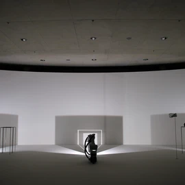 “Weiße Zeit” (White Time) light installation