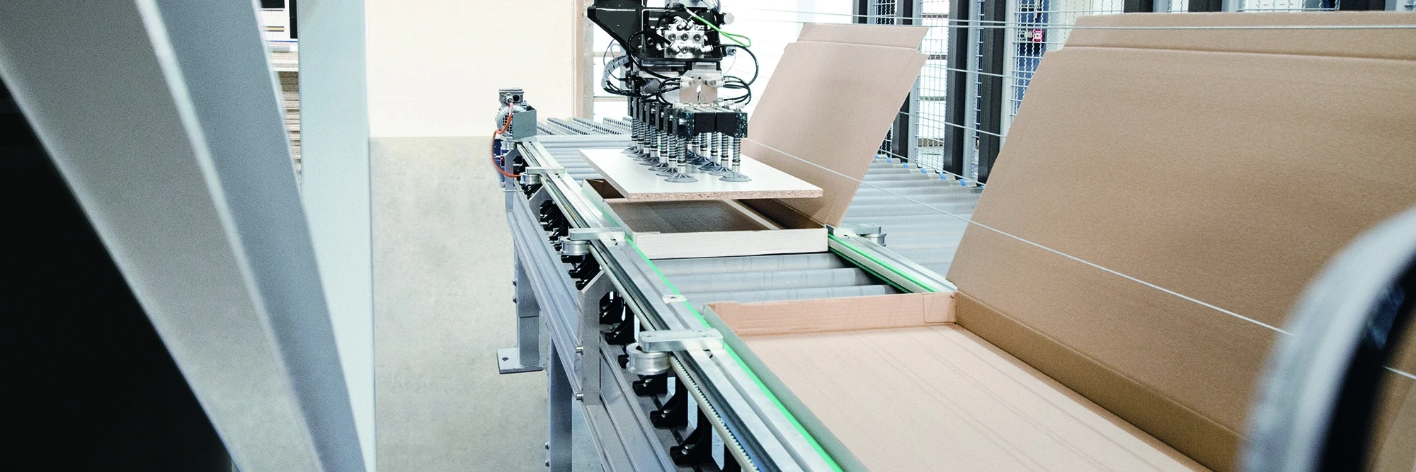 insert station with robot PAQBOT I-300