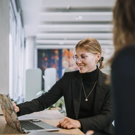 Digital tools pave the way for modern and flexible forms of working. In the Dürr Group, a dedicated team is therefore driving the use of new apps and tools.