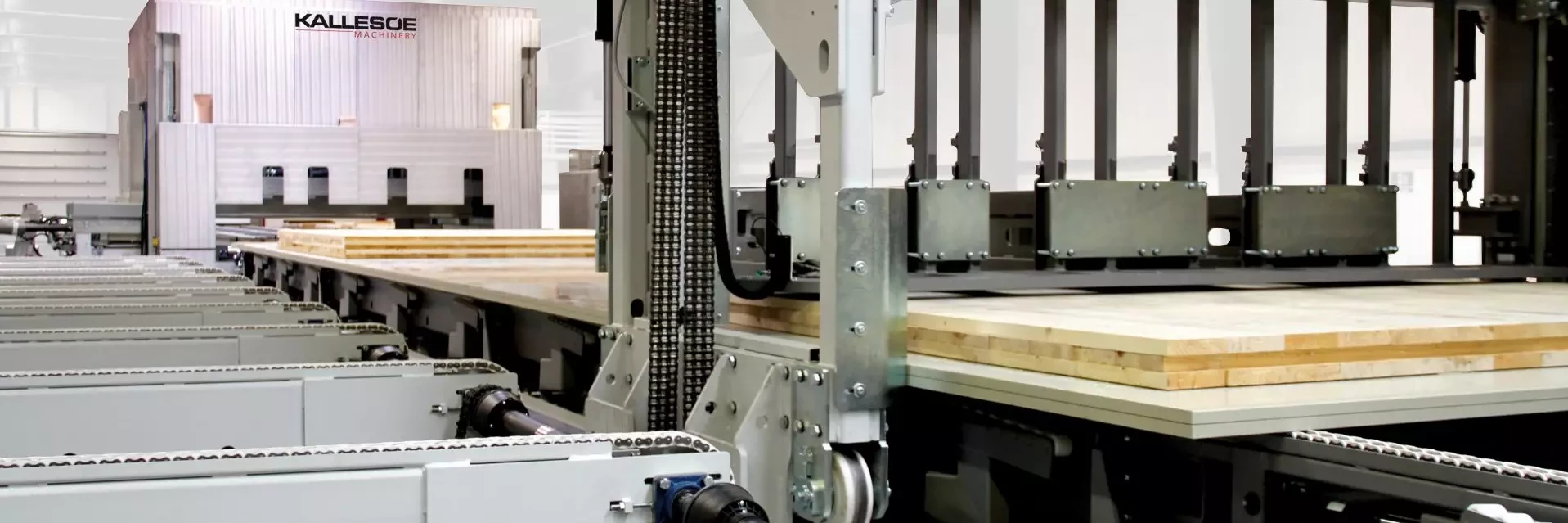 High-frequency press from Kallesoe for wood processing plants.