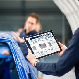 Die webbasierte Wartungssoftware DXQequipment.maintenance überwacht Wartungsaufgaben für die gesamte Lackieranlage, z. B. basierend auf vorgegebenen Zeiträumen, Zählerwerten oder nach Algorithmusergebnissen aus der Analysesoftware DXQequipment.analytics.