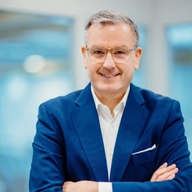 Dr. Jochen Weyrauch Dr. Jochen Weyrauch (CEO of Dürr AG)