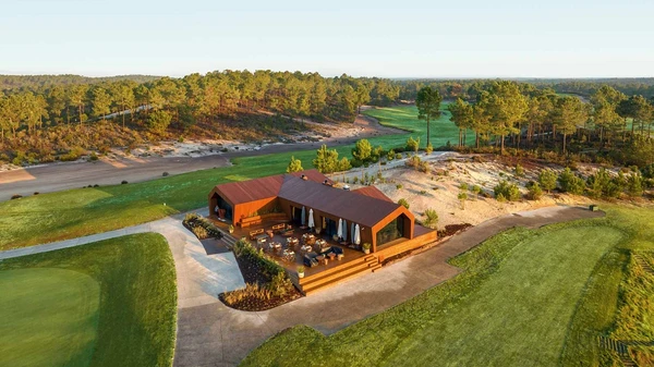 Luxuriöse Anlage aus Holz