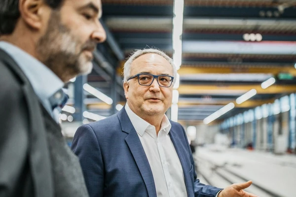 Schulterschluss für die Gigafactory