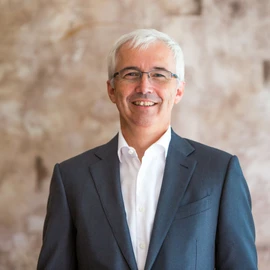 Dr. Daniel Schmitt portrait