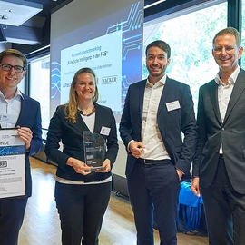 Dürr receiving the Successful Practice Company Award