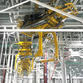 Elektrohängebahnen gibt es als standardisierte Systeme und als Sonderlösung. 