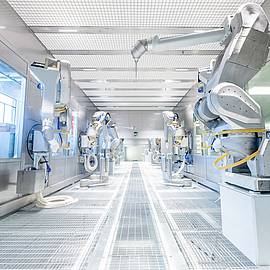 Neue Robotergeneration EcoRSi in einer Fabrik