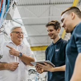 The vocational training opportunities offered by the Dürr Group comprise 19 commercial and technical/industrial apprenticeships and 13 work-study programs. 