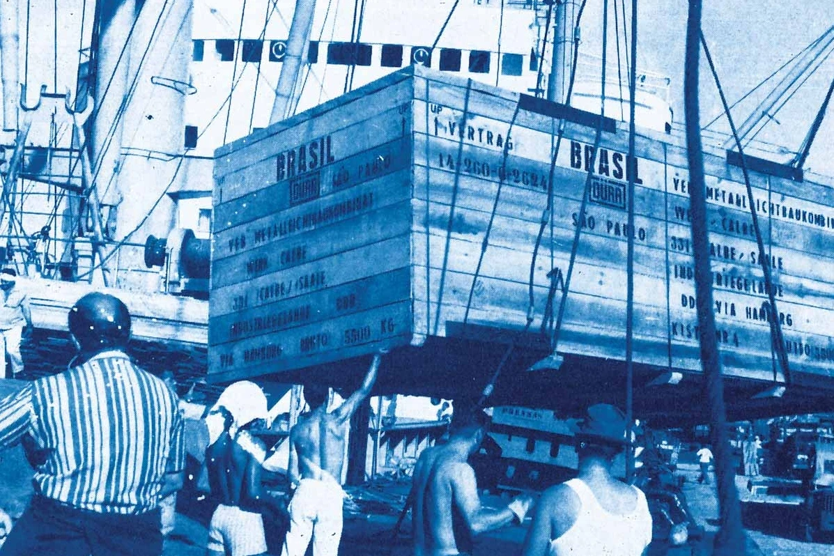 Container auf dem Schiffsweg zu Dürr Brasilien