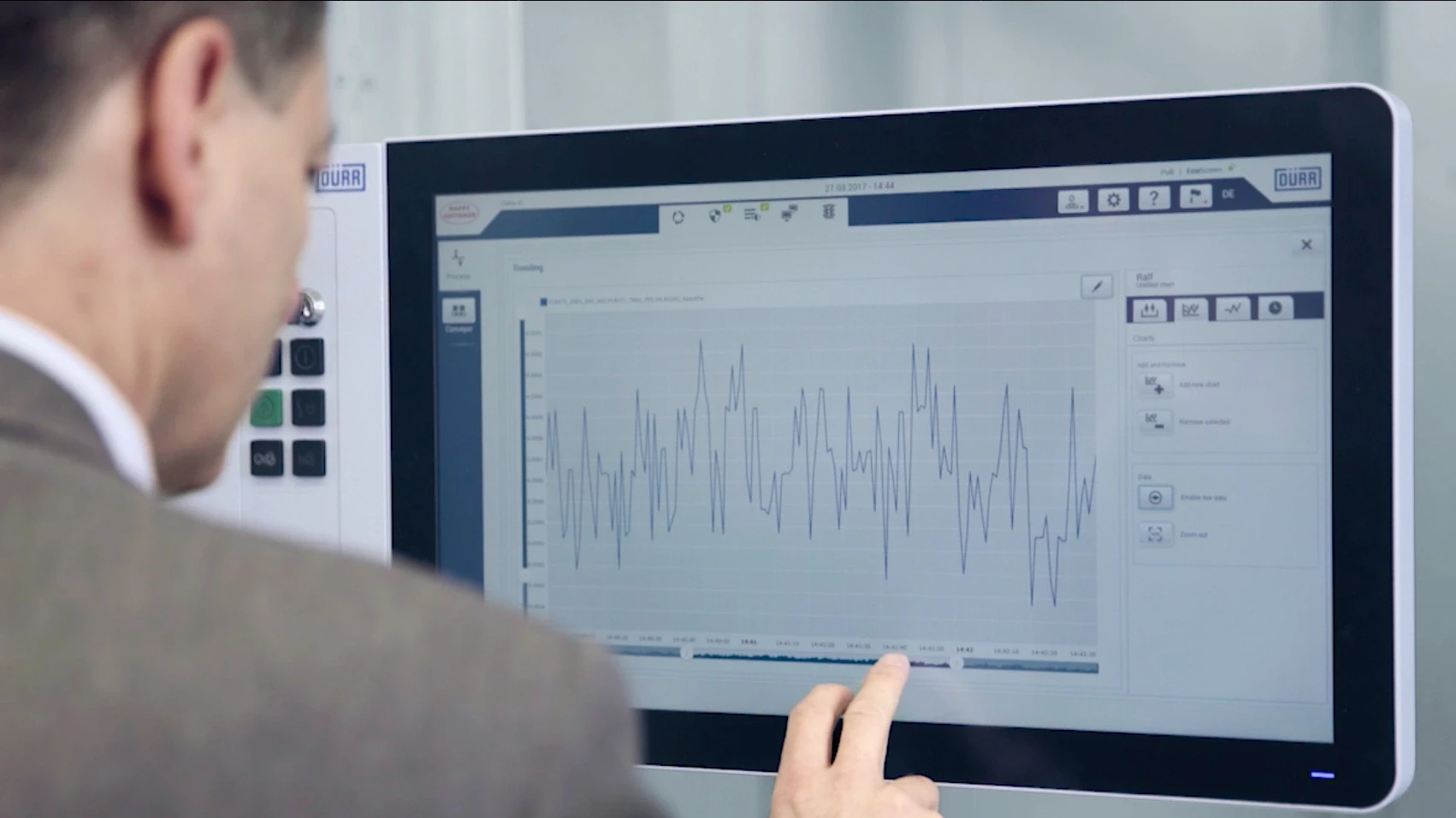 Dürr EcoScreen Web Employee using EcoScreen Web