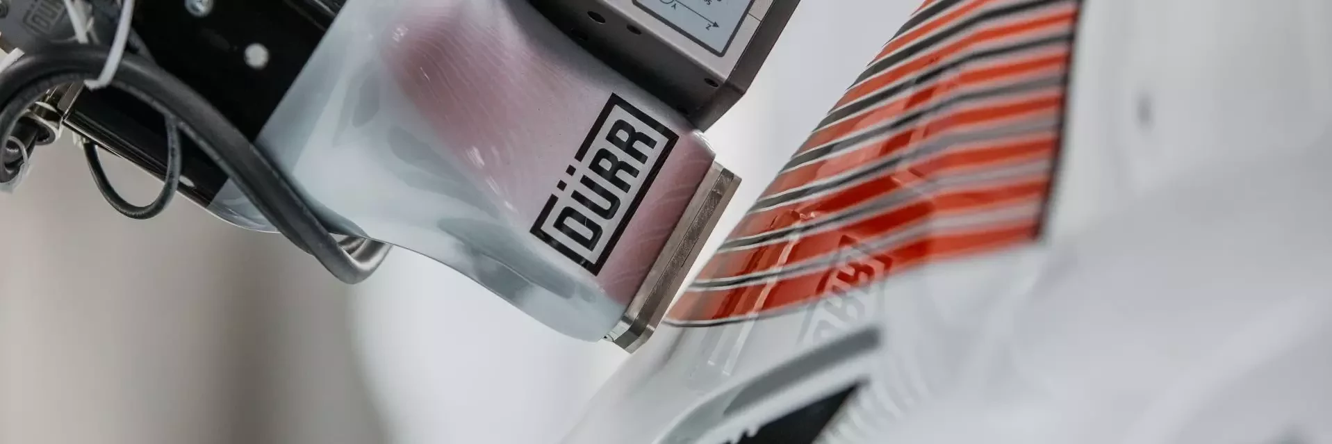 Dürr's EcoPaintJet Pro for the two-tone painting of car bodies