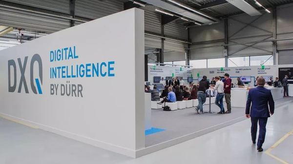 [Translate to Deutsch:] DXQ Stand beim Open House