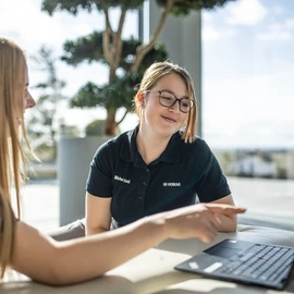 The Dürr Group has a total of over 500 apprentices and students in work-study programs in Germany. More than half of them work for HOMAG, the world market leader in woodworking machinery.