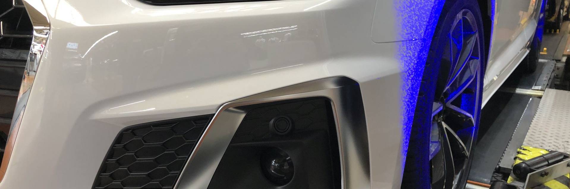 x-3Dsurface Sensor an einem Auto