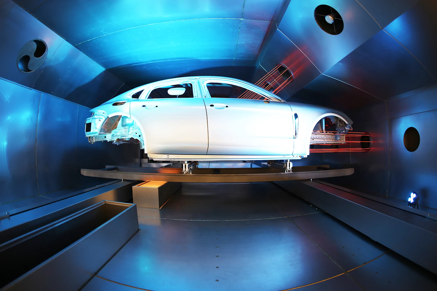 Duerr EcoInCure Duerr EcoInCure with a car body