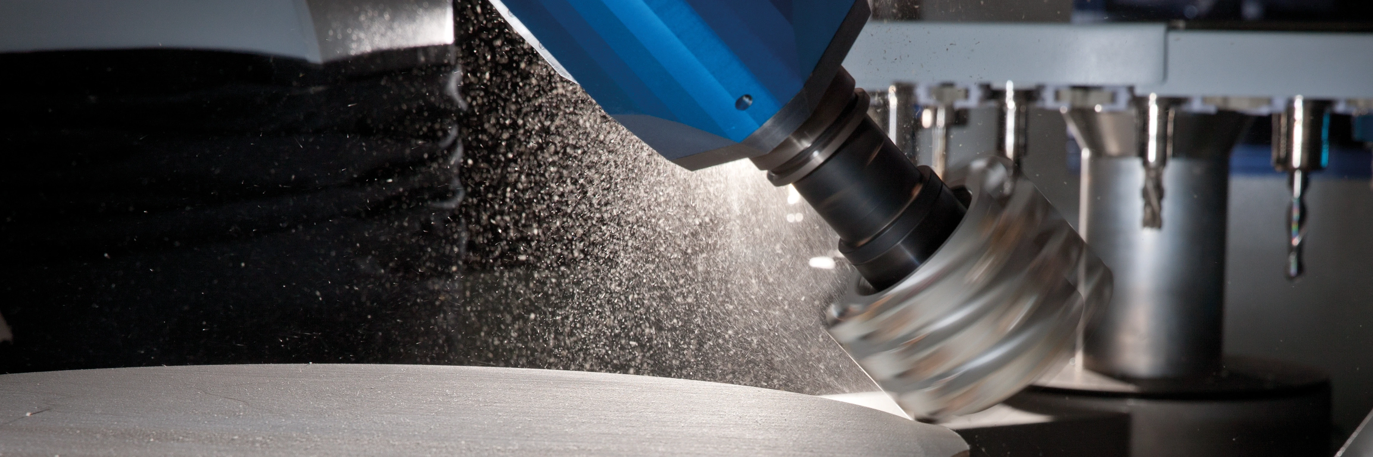 Five-axis-technology Five-axis processing of a table plate