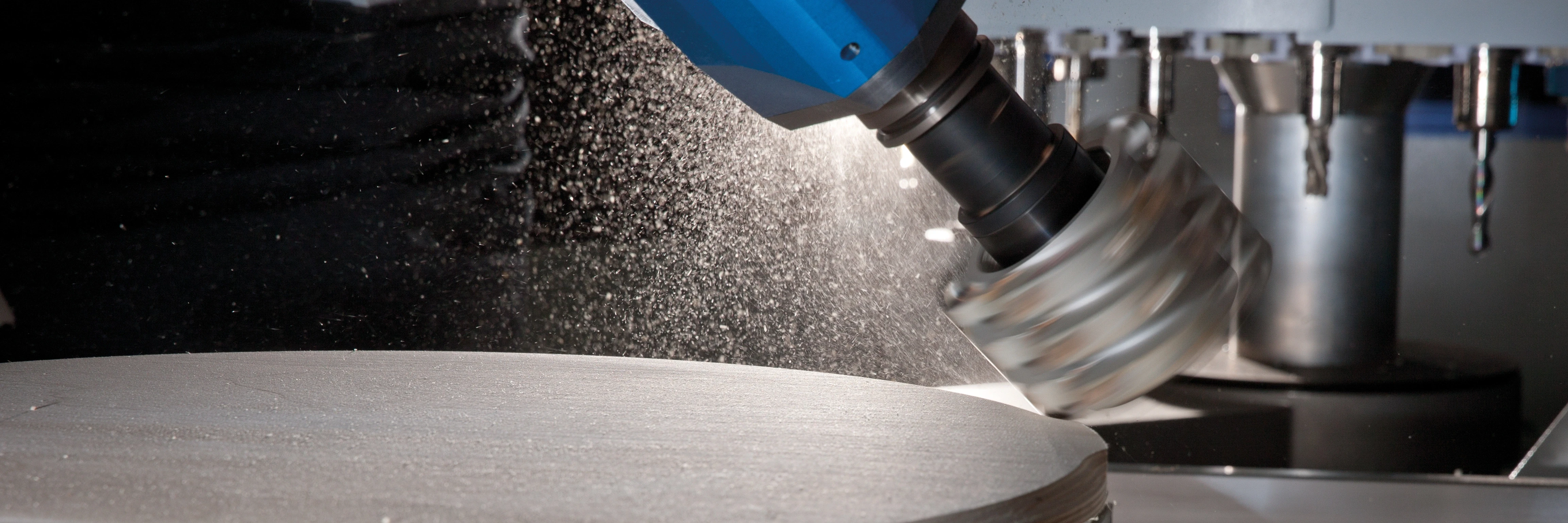 Five-axis-technology Five-axis processing of a table plate