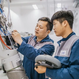 The Dürr Group employs around 18,400 people at 139 locations in 33 countries. 