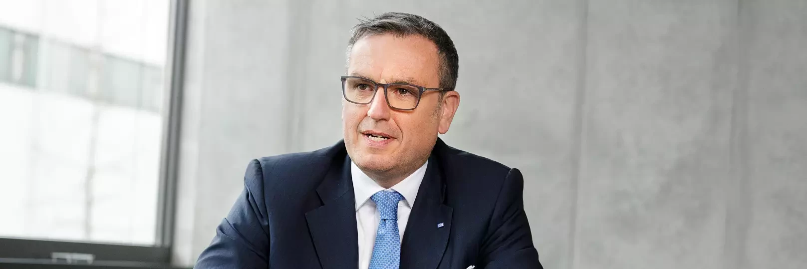 Portrait von Dr. Jochen Weyrauch