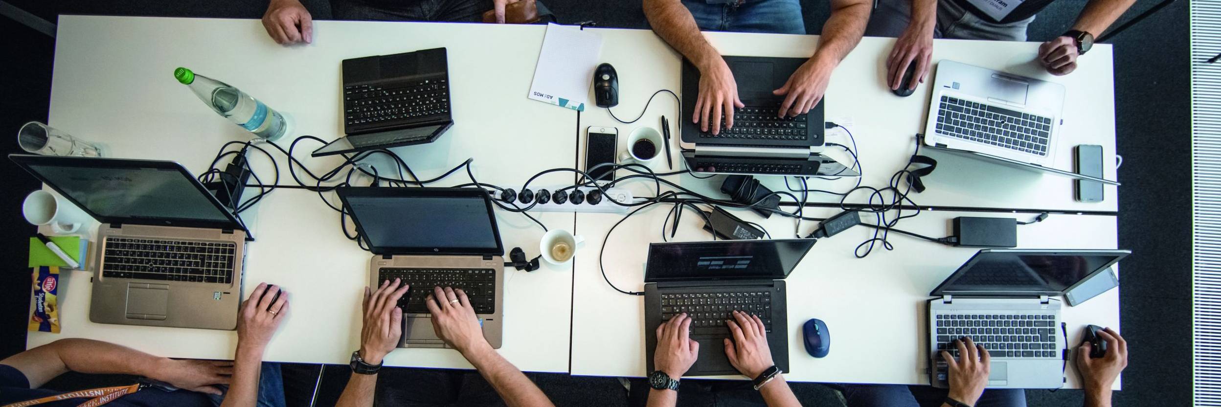 adamos Hackathon Teilnehmende